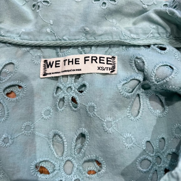We The Free Light Green Eyelet Button Down Shirt Size XS-S/TP - Picture 8 of 12